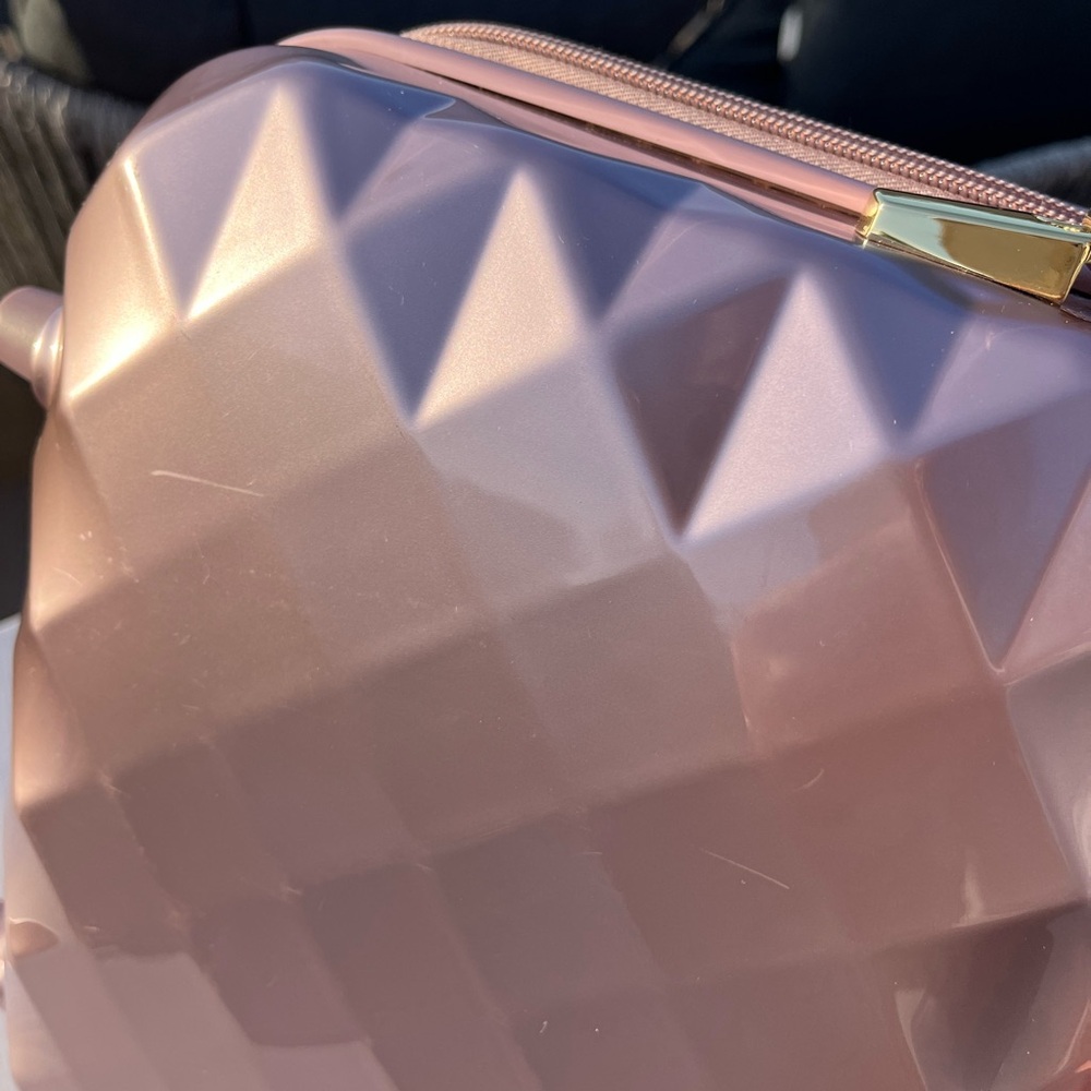 Elegant Pink Travel Beauty Bag - Picture 11 of 13